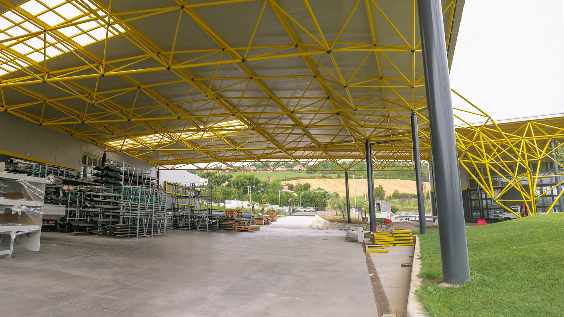 Tettoia carico-scarico presso Top Automazioni srl, Poggio Torriana (RN) 3 - Mero Italiana